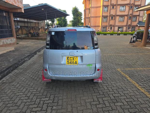Toyota Sienta 2014 Silver