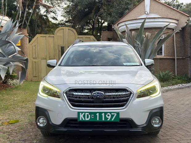 Subaru Outback 2018 White