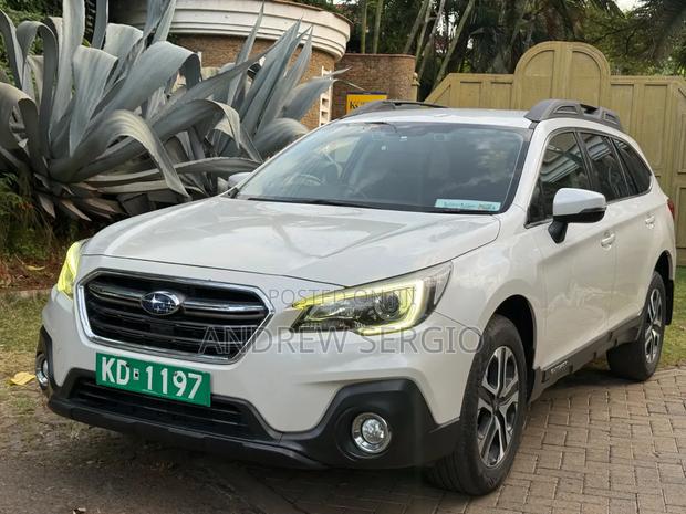 Subaru Outback 2018 White