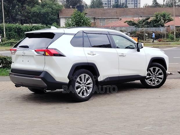 Toyota RAV4 2019 White