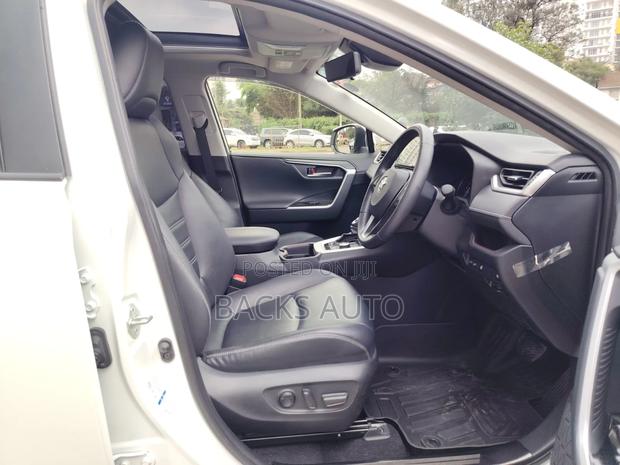 Toyota RAV4 2019 White
