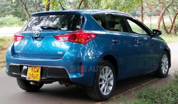 Toyota Auris 2013 Blue
