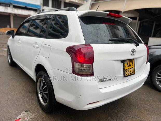Toyota Corolla Fielder 2015 White