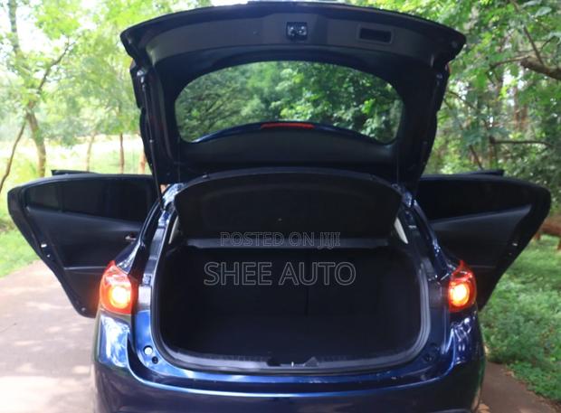 Mazda Axela SV Premium 2014 Blue