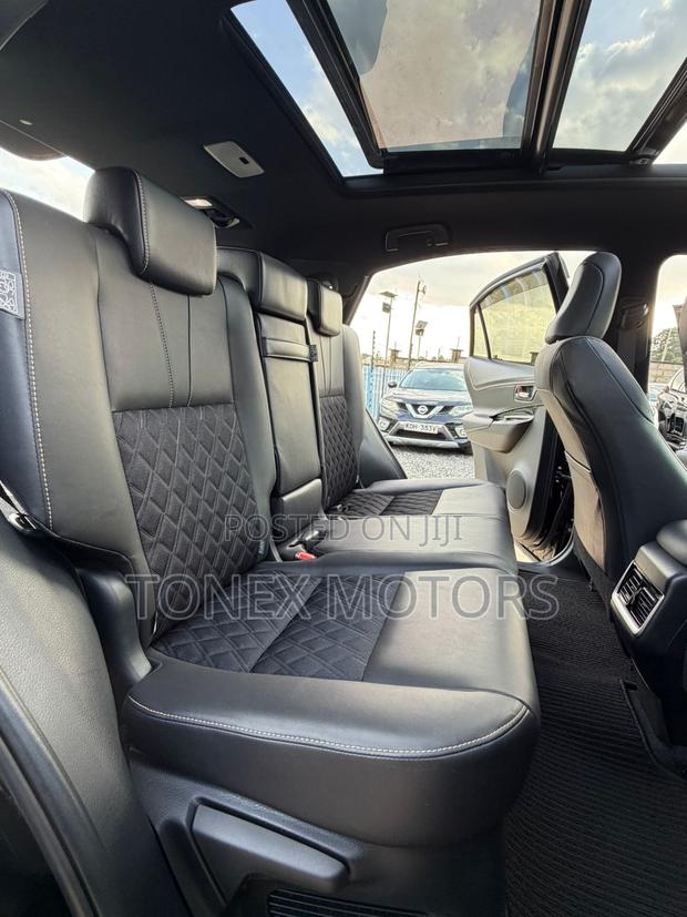 Toyota Harrier 2.0 2019 Black