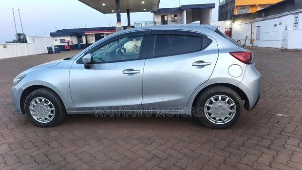Mazda Demio 2017 Silver