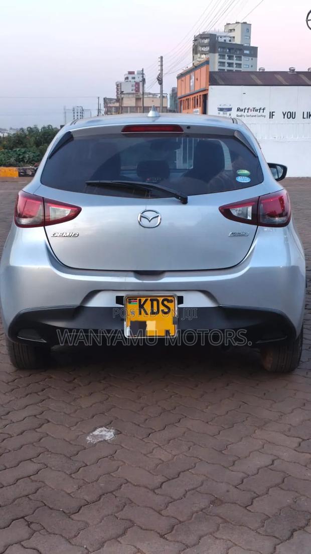 Mazda Demio 2017 Silver