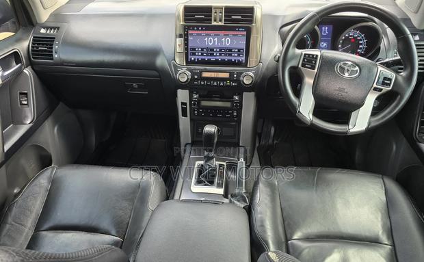 Toyota Land Cruiser Prado 2010 Black