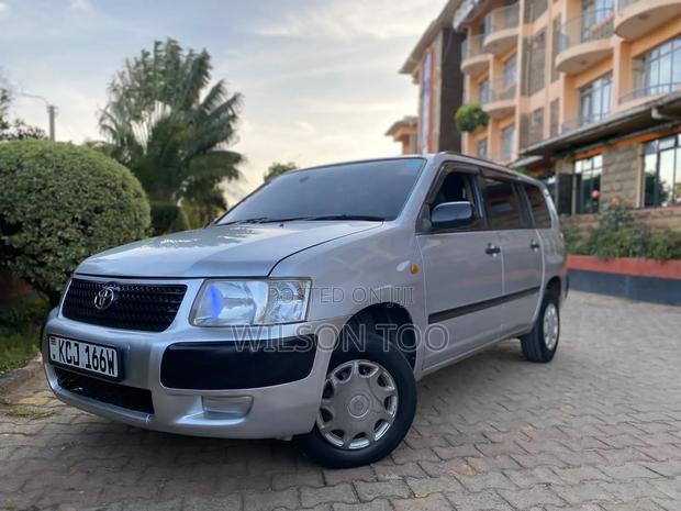 Toyota Succeed 2010 Silver