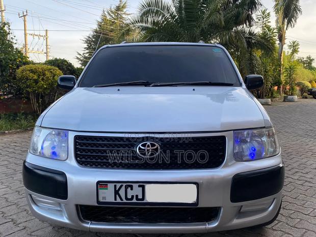 Toyota Succeed 2010 Silver