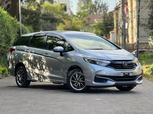 Honda Fit Shuttle 2019 Silver