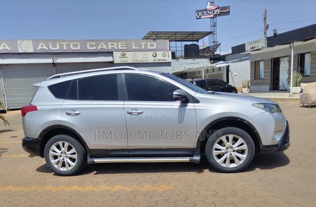 Toyota RAV4 2011 Silver