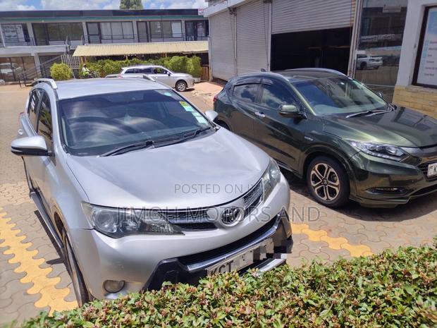Toyota RAV4 2011 Silver