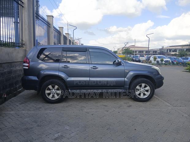 Toyota Land Cruiser Prado 2004 Blue