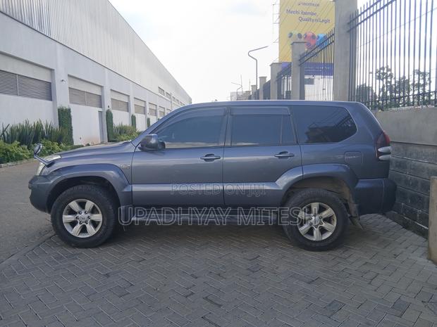 Toyota Land Cruiser Prado 2004 Blue