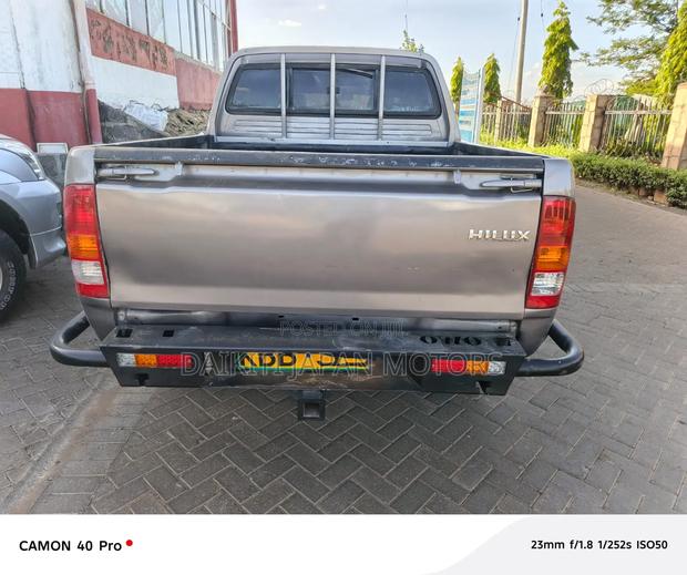 Toyota Hilux 2007 Gray