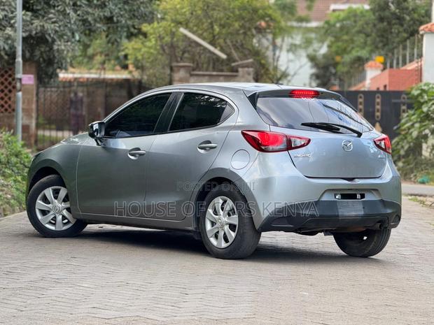 Mazda Demio 2017 Silver