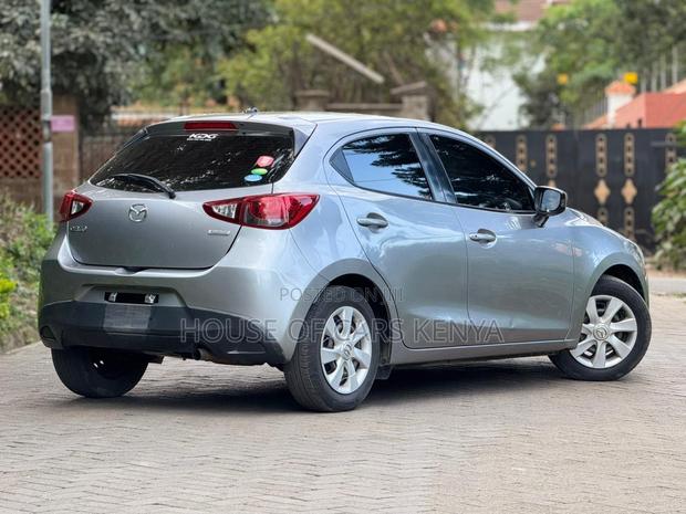 Mazda Demio 2017 Silver