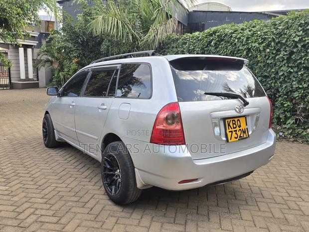 Toyota Corolla Fielder 2005 Silver