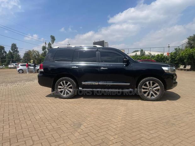 Toyota Land Cruiser 2016 Black