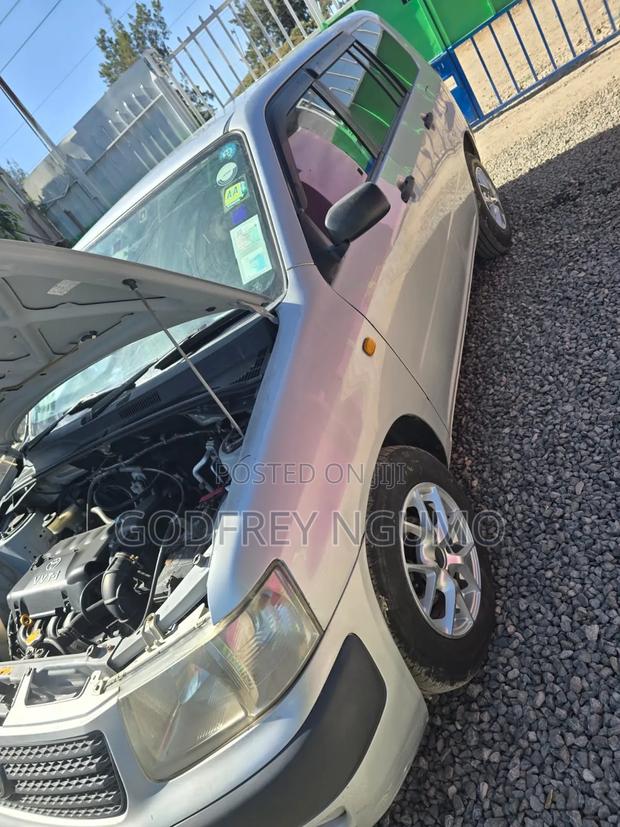 Toyota Succeed 2005 Silver
