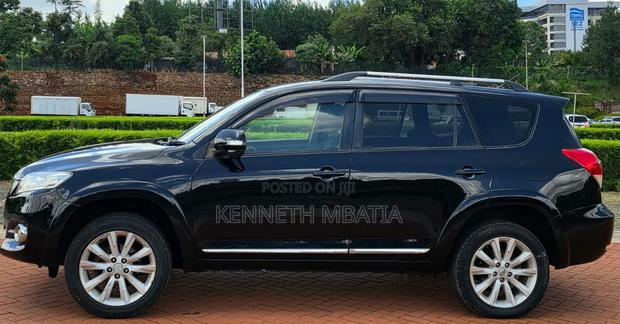 Toyota Vanguard 2010 Black