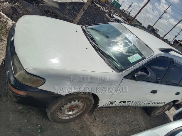 Toyota Corolla 1998 White