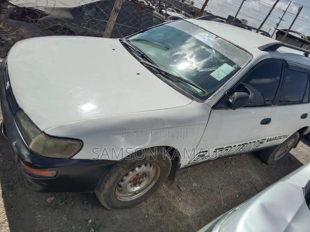 Toyota Corolla 1998 White