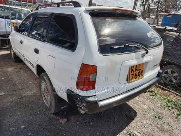 Toyota Corolla 1998 White