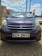 Toyota ISIS 2012 Burgundy for sale