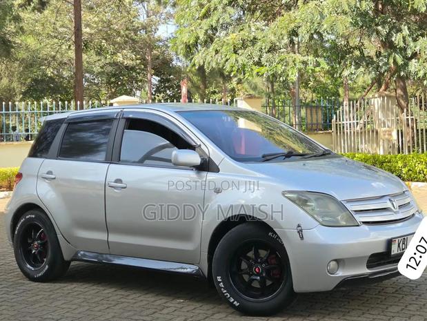 Toyota IST 2005 Silver