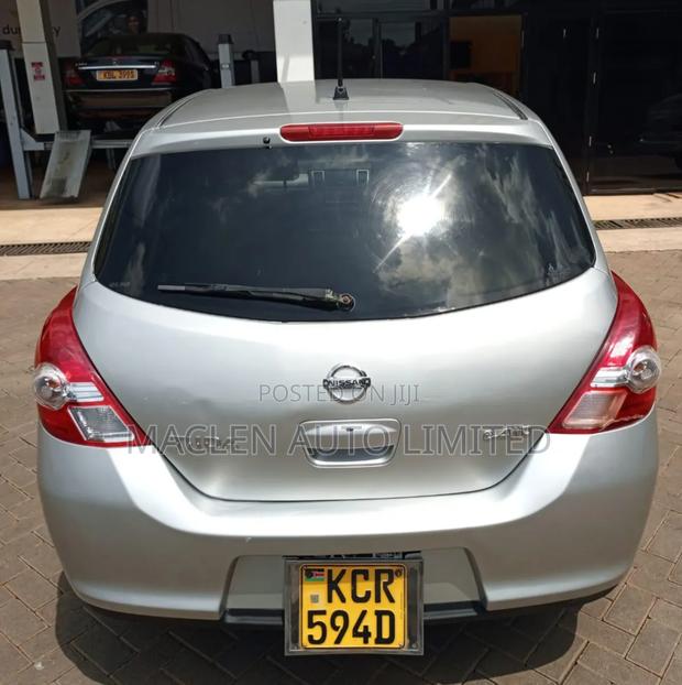Nissan Tiida 2012 Silver