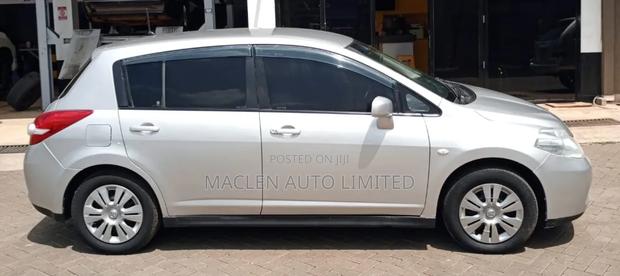 Nissan Tiida 2012 Silver