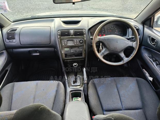 Mitsubishi Galant 1999 Silver