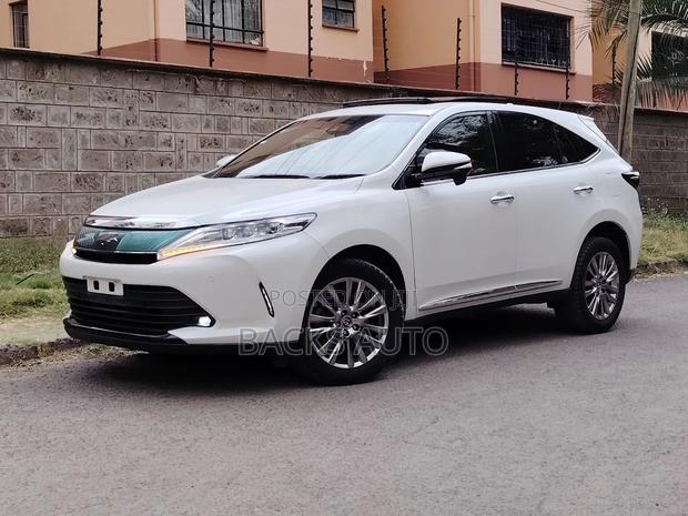 Toyota Harrier 2.0 2019 White