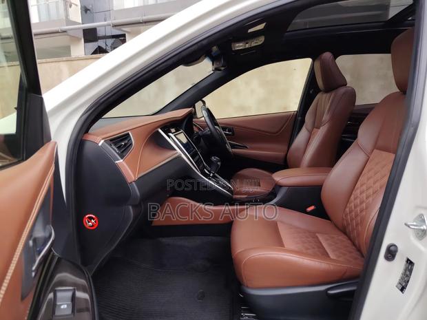 Toyota Harrier 2.0 2019 White