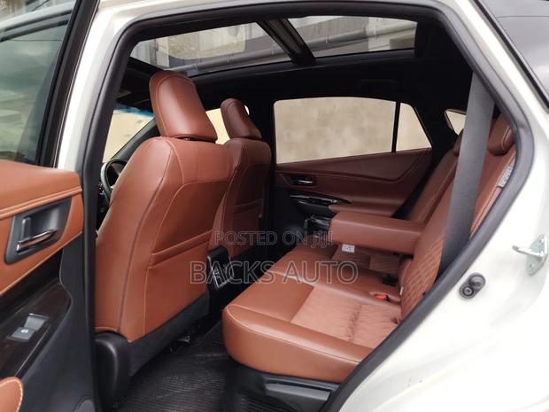 Toyota Harrier 2.0 2019 White