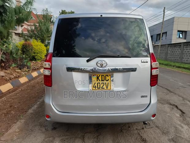 Toyota Noah 2013 Silver