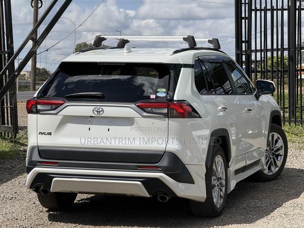 Toyota RAV4 2019 White