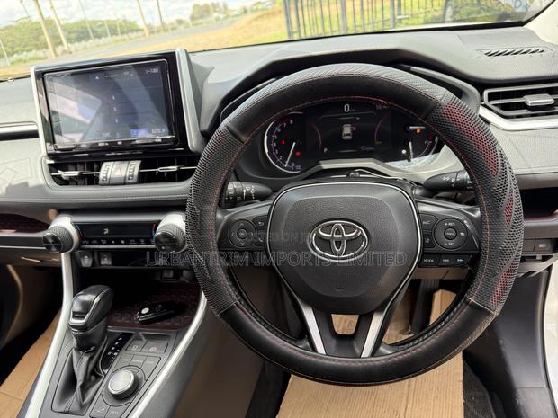 Toyota RAV4 2019 White