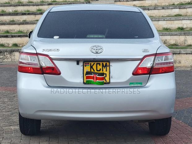 Toyota Premio 2010 Silver