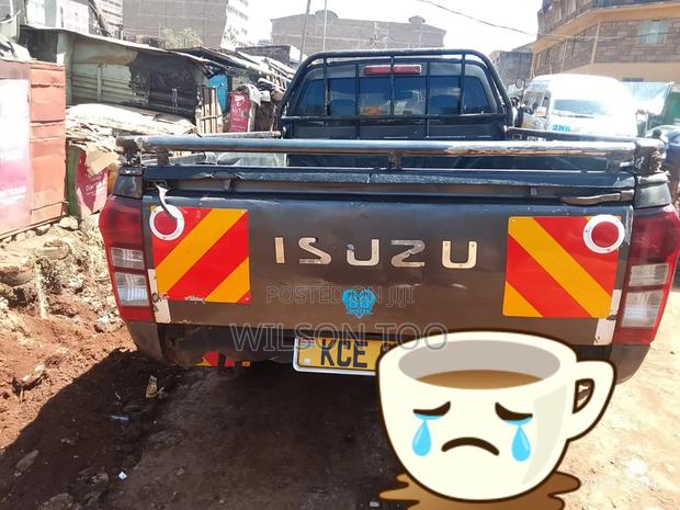 Isuzu D-MAX 2016 Brown