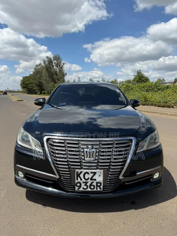 Toyota Crown 2013 Black