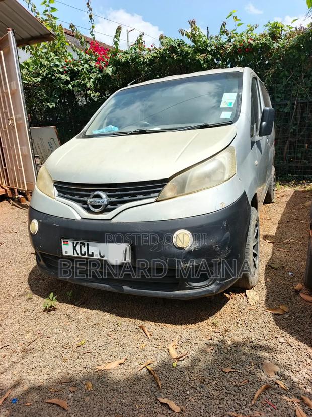 Nissan NV350 2012 Gray
