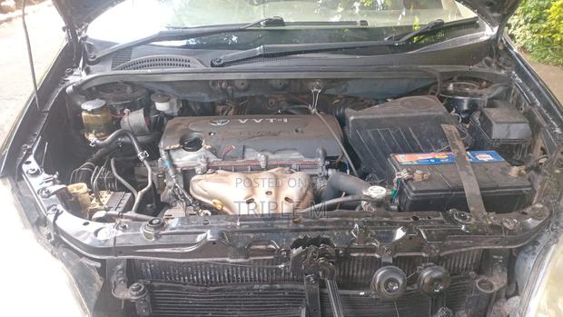 Toyota Ipsum 2010 Black
