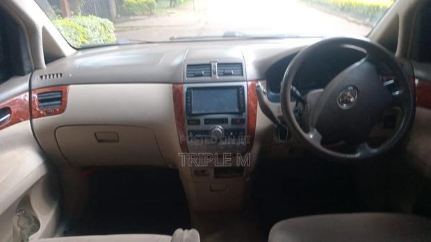 Toyota Ipsum 2010 Black