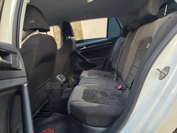Volkswagen Golf 2017 White
