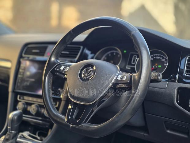 Volkswagen Golf 2017 White
