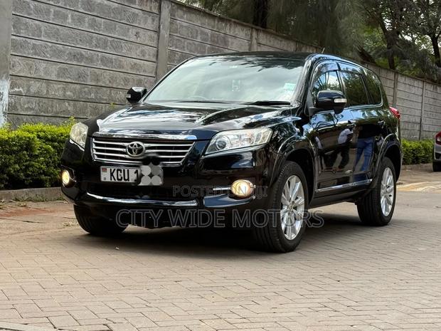 Toyota Vanguard 2012 Black