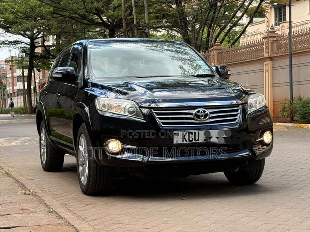 Toyota Vanguard 2012 Black